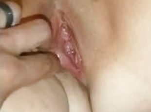 Kencing, Vagina (Pussy), Muncrat, Isteri, Amatir, Antar ras, Jenis pornografi milf, Permainan jari, Pelacur (Slut), Kotor