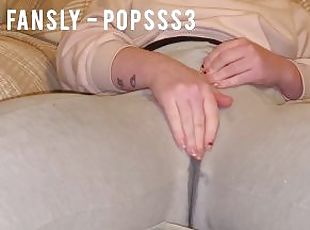 I love holding my pee but I waited to long and wet myself so I cum in my pissy pants!