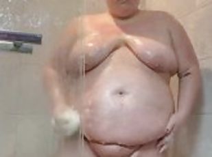 White BBW Babe Showers - TWERKING/SOAPY TITS