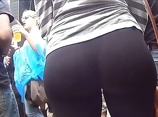 Hidden cam girl with perfect ass