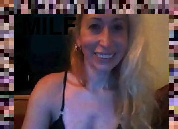 Beautiful milf masturbates on webcam