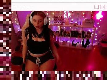 POV: your chubby gamer girlfriend dances and teases you on video call