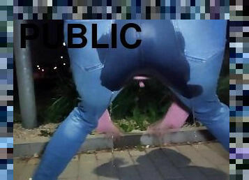 pissing, publiczne, amatorskie, dżinsy, mokre