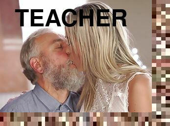 Lovely lassie Shanie Ryan sleeps with teacher