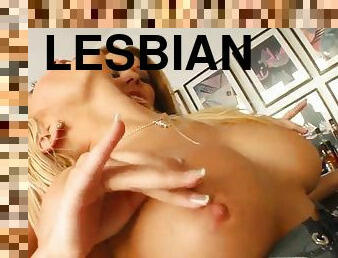 Lesbians fisting each others in nasty scene