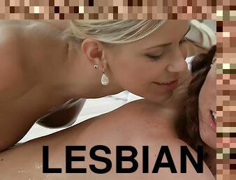 Lesbian Gentle Slit Rubbing Makes Masseuse Wet
