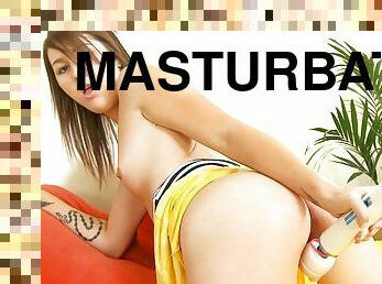 masturbation, chatte-pussy, ados, jouet, solo, rasé, brunette, tatouage, posant, petits-seins