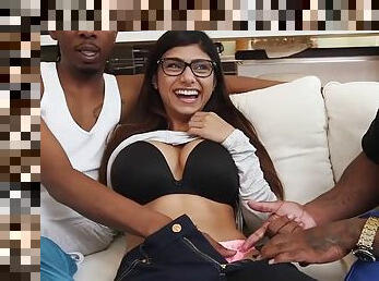 payudara-besar, blowjob-seks-dengan-mengisap-penis, remaja, gambarvideo-porno-secara-eksplisit-dan-intens, arab, perempuan-jalang