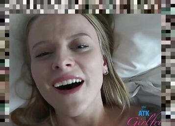 horny teen Paris White wants a creampie