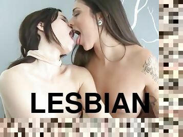 lesbian-lesbian, berciuman, dominasi-perempuan-dalam-sex