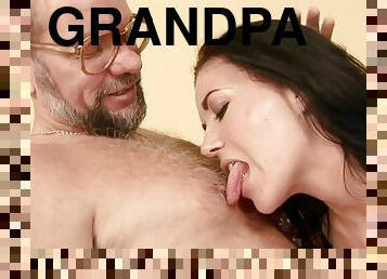 Bearded grandpa in glasses fucks teen girl