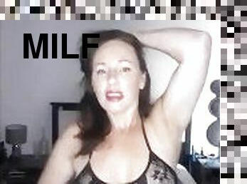 mogli, amatoriali, ragazze-giovani, mammine-mature, mamme, sgualdrine, inglese, danza, feticci, solitari