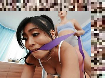 diikatkan-pada-tubuh, lesbian-lesbian, remaja, gambarvideo-porno-secara-eksplisit-dan-intens, bintang-porno, bersetubuh, cantik-pretty, kasar