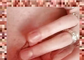 clitoris-bagian-atas-vagina-paling-sensitif, mastubasi, orgasme, vagina-pussy, muncrat, amatir, ketat, seorang-diri