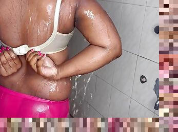 Teen Mallu Girl Bathing And Boobs Massage
