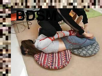 bdsm-seks-kasar-dan-agresif, fetish-benda-yang-dapat-meningkatkan-gairah-sex, bondage-seks-dengan-mengikat-tubuh, berambut-cokelat