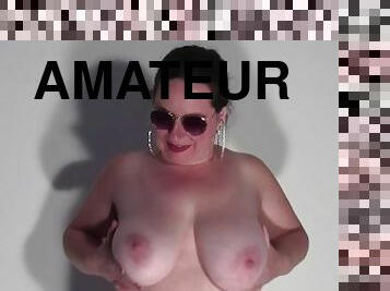 Meine großen Natürlichen Titten amateur Milf Christine-Hot Vorstellungsvideo meiner dicken Brüste