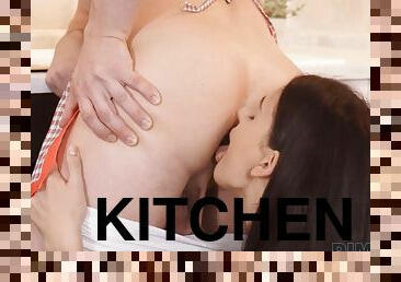 RIM4K. Idyll is when breakfast starts with a spanking in the kitchen