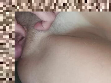TEEN PUSSY CLOSE UP white pussy juice appears on cock