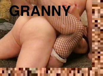 Drilling Granny Carmen & Making Her Cum 09272021 CAM2