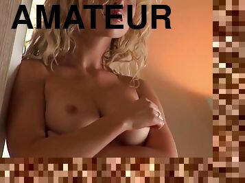 tate-mari, masturbare-masturbation, amatori, star-porno, cu-degetelul, blonda, fantezie, tatoasa, tate, solo