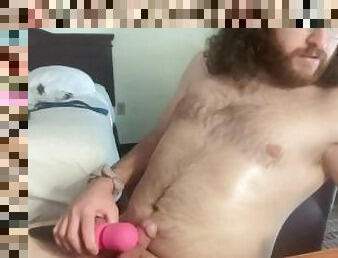 Cute smol daddy gets his vibe out and gets ready to cum for you