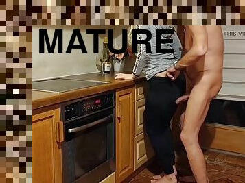 pecorina, orgasmi, mogli, amatoriali, maturi, mammine-mature, hardcore, tedesche, spruzzi-di-sperma, cucina