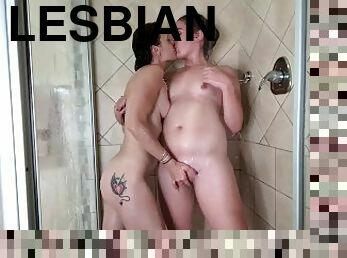 bagno, tettone, lesbiche, sgualdrine, baci, dispettose, culo, piccole, doccia, tatuaggi