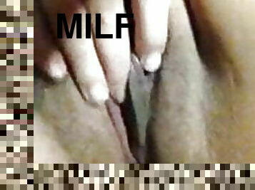 masturbare-masturbation, orgasm, pasarica, milf, cu-degetelul, frumoasa, bisexual, bruneta