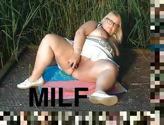 Sexy UK Fat MILF slut toying outdoor