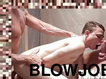 blowjob-seks-dengan-mengisap-penis, penis-besar, homo, bintang-porno, bertiga, homoseks, kecil-mungil-tiny, penis, halloween