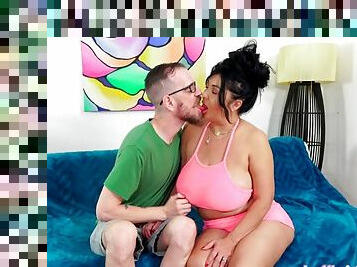 Busty BBW Jaylene Rio gives skinny man the best BBW sex