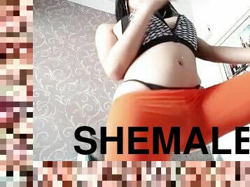 HORNY SHEMALE PEED ON HER YOGA PANTS