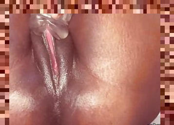 clitoris-bagian-atas-vagina-paling-sensitif, besar-huge, orgasme, vagina-pussy, muncrat, bersetubuh, jenis-pornografi-animasi, pengisapan