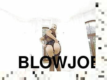 blowjob-seks-dengan-mengisap-penis, jenis-pornografi-milf, ibu, hitam, melepas-semua-pakaian, stocking-stockings, celana-dalam-wanita, berambut-pirang, pakaian-dalam-wanita, ceko