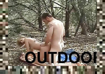 Blonde Outdoor Creampie