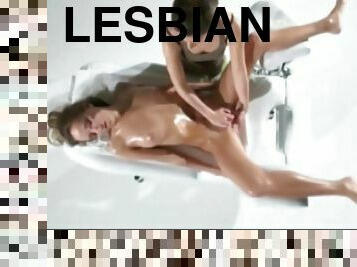 003 - Lesbians - Full Body Inspection
