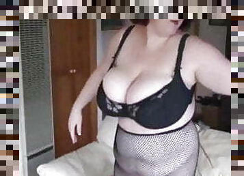 Huge tits pornstar Sapphire&#039;s big bra interview