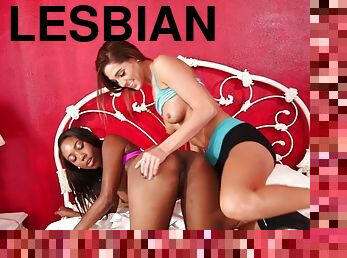 Gorgeous lesbian gets pussy tasted