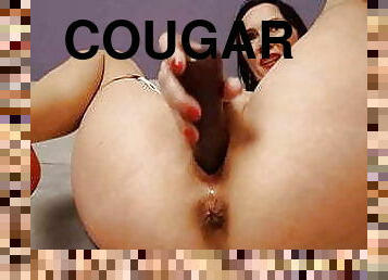 Hungarian cougar Bell to give an exciting trip to climax
