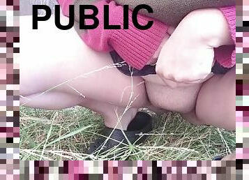 pissing and rubbing my clit outside