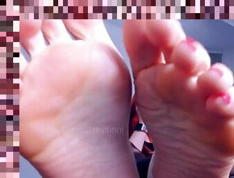 Come closer to my soles I want you to sniff them good and memorise every single wrinkle on my soles