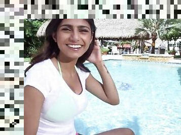 MIA KHALIFA - Chilling Out In The Pool With Sean Lawless