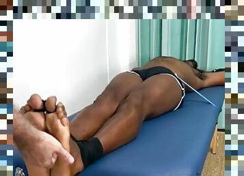 antar-ras, homo, bdsm-seks-kasar-dan-agresif, hitam, kaki, fetish-benda-yang-dapat-meningkatkan-gairah-sex, bondage-seks-dengan-mengikat-tubuh, jari-kaki