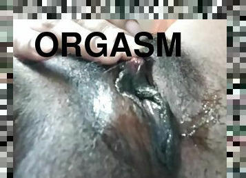 masturbating my pussy