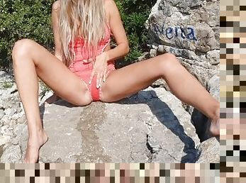 urina, pubblici, amatoriali, ragazze-giovani, spiaggia, bionde, feticci, solitari