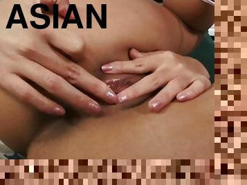 asiatic, masturbare-masturbation, orgasm, pasarica, cu-degetelul, dezbracandu-se, lenjerie, solo, exotic