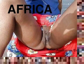 Je Surprend et Filme  la Plage Une Jeune Africaine Sans Culotte