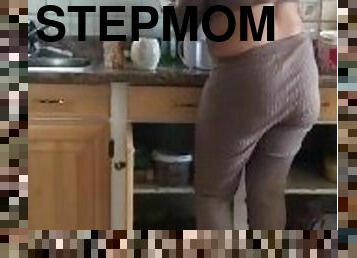 Flashing My Irianian Stepmom ?? ????? ???? ????? ????