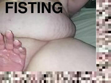 Love have my pussy fisted and feeling wet
